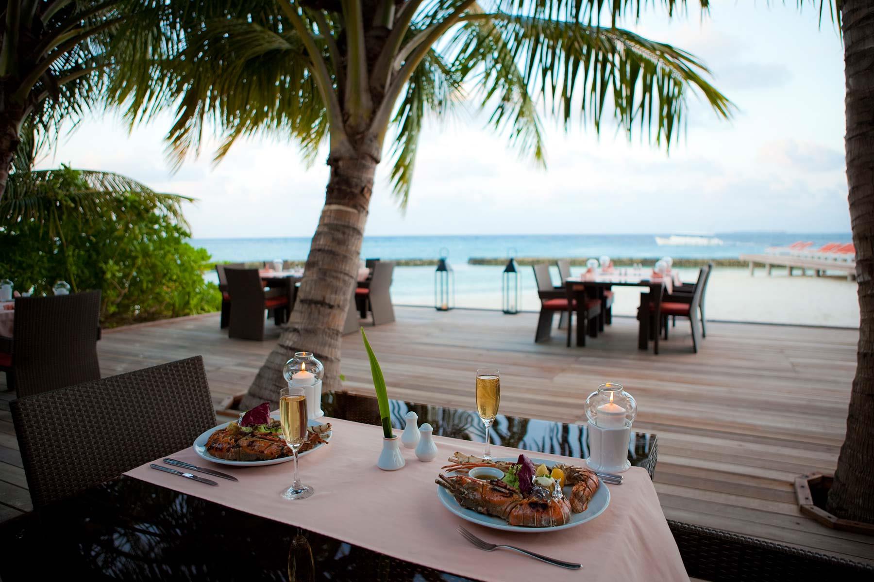 dining-island-barbecue-01.jpg